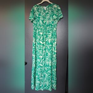 NWOT - Japna Green Leaf Print Maxi Dress